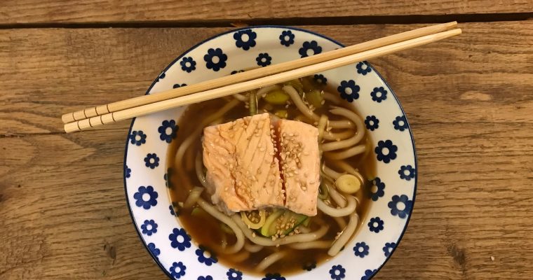 Ramen noodles met zalm