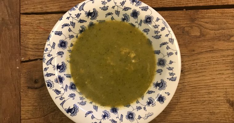 Broccoli courgette soep met roquefort