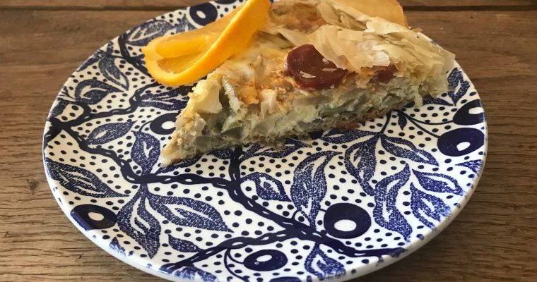 Hartige taart van filodeeg met venkel, chorizo, comte en sinaasappelrasp