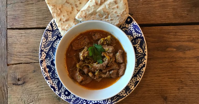 Biefstukreepjes met prei en gerookt paprika poeder