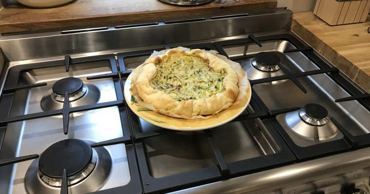 Hartige taart met prei en roquefort